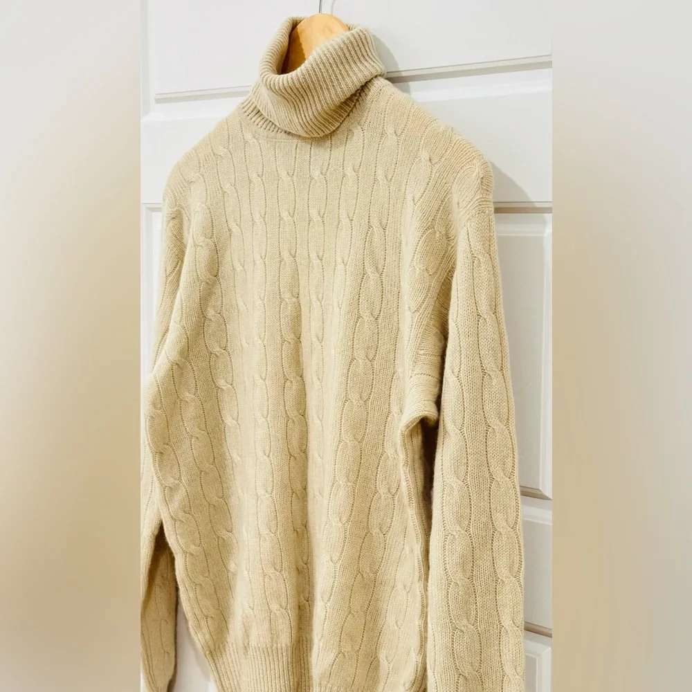 Ralph Lauren 100% Cashmere Turtleneck Sweater Size Small Ivory/Beige - Picture 2 of 4